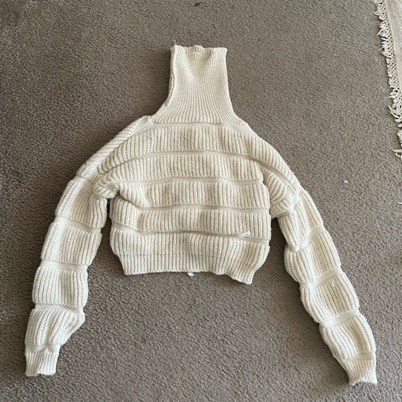 COPY - Primark Knit Winter / Spring top (Size S) (Tagged zara for exposure) - Picture 4 of 4